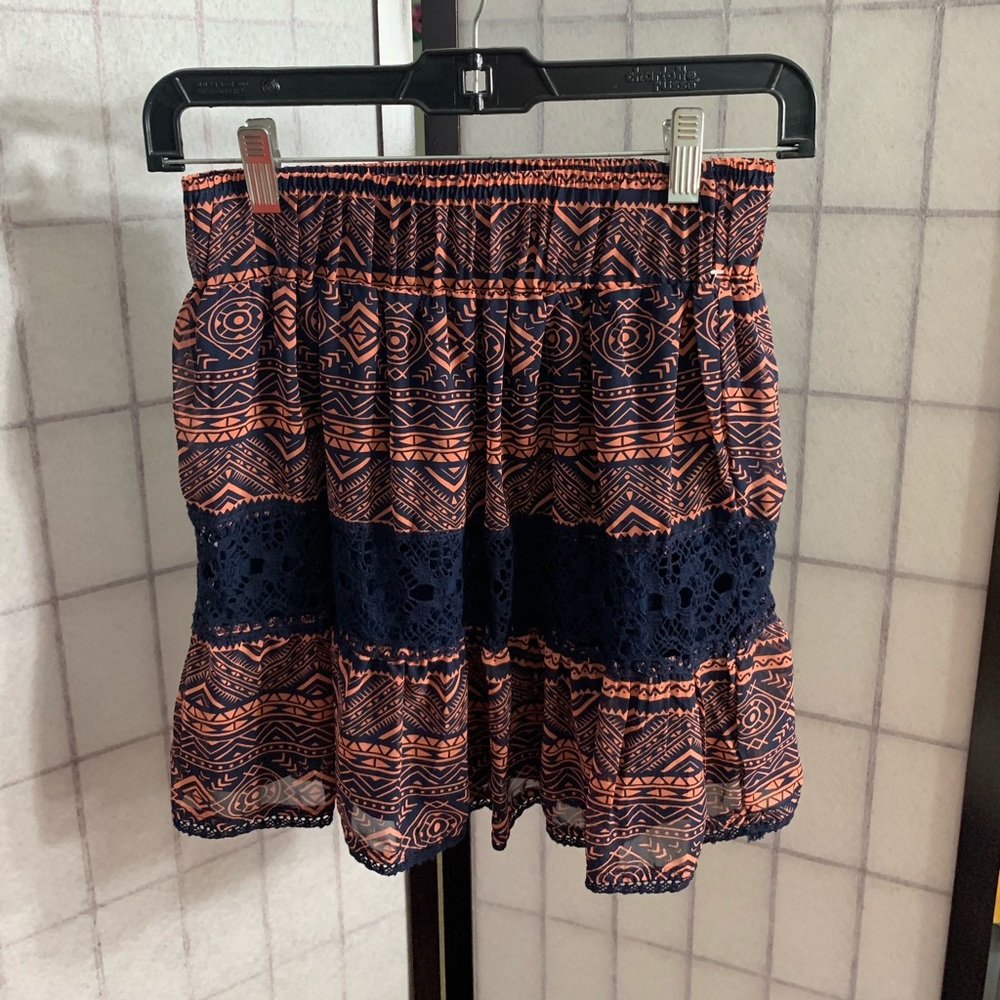 NWOT Mid-thigh Tribal Skirt (Charlotte Russe)